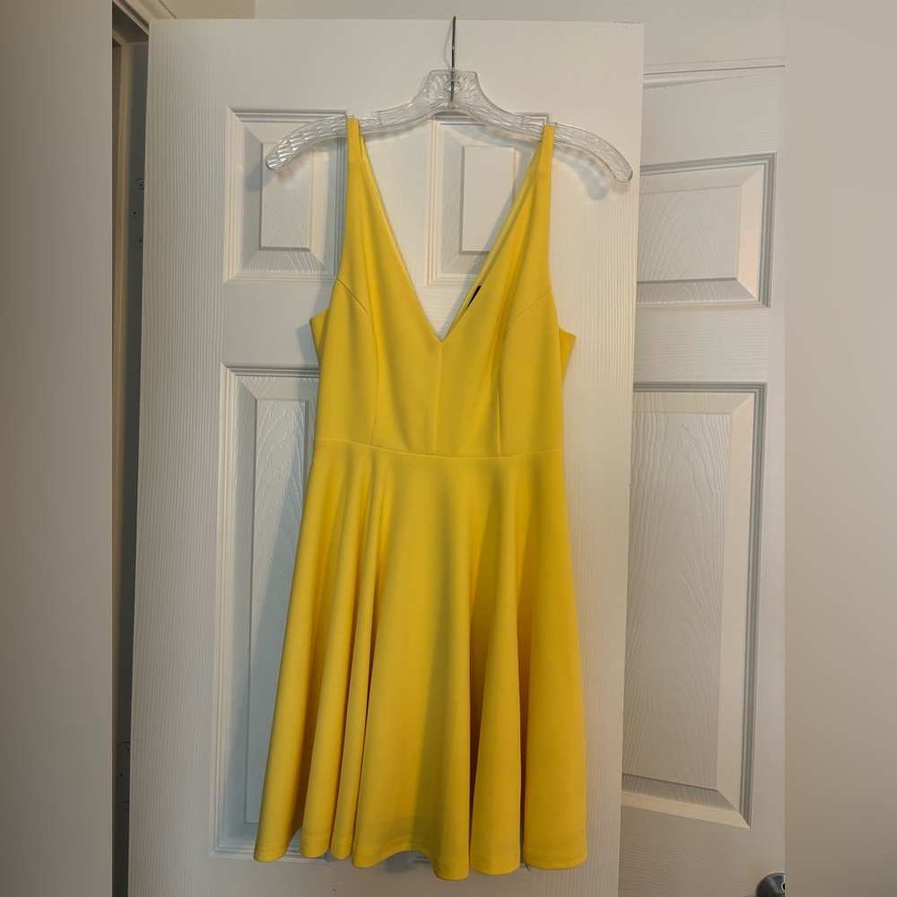 Lulu's Yellow Pleated Sundress V-Neck
